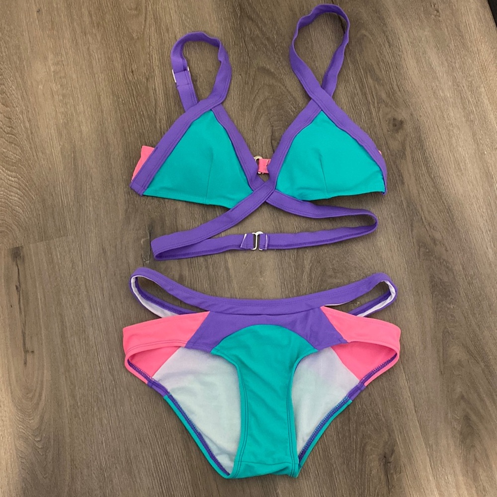 Colour block bikini set